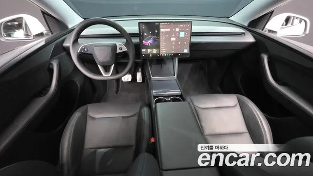 Tesla Model Y 2025 thumb 7