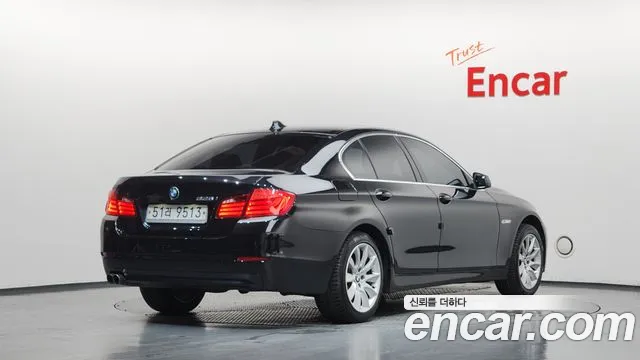 BMW 5-Series 2012 thumb 2