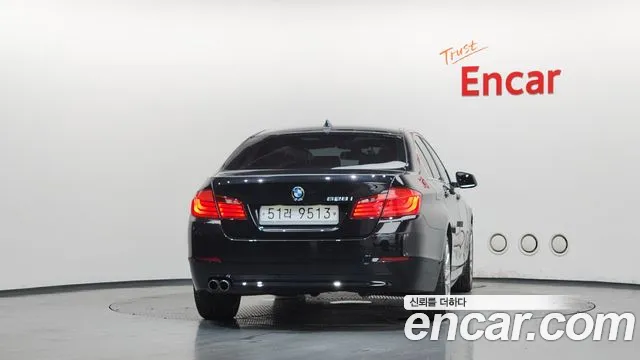 BMW 5-Series 2012 thumb 4