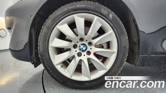 BMW 5-Series 2012 thumb 5