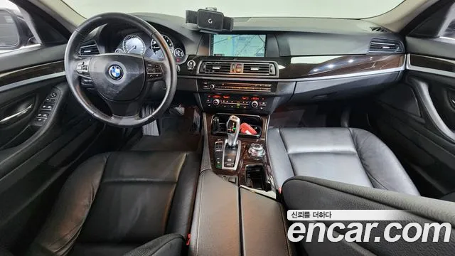 BMW 5-Series 2012 thumb 7