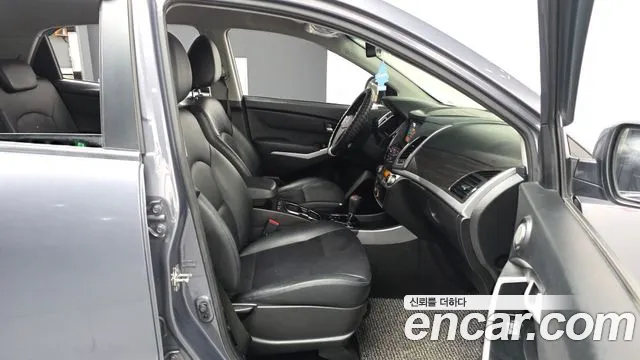 KG_Mobility_Ssangyong KORANDO 2015 thumb 11