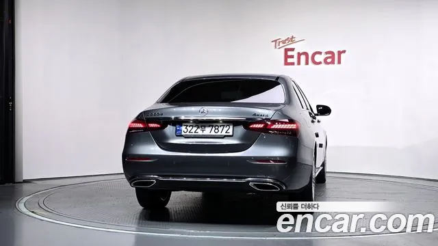 Mercedes-Benz E-Класс 2023 thumb 4
