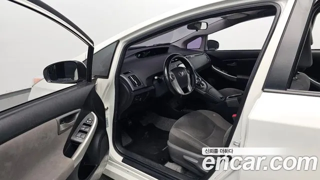 Toyota Prius 2012 thumb 9
