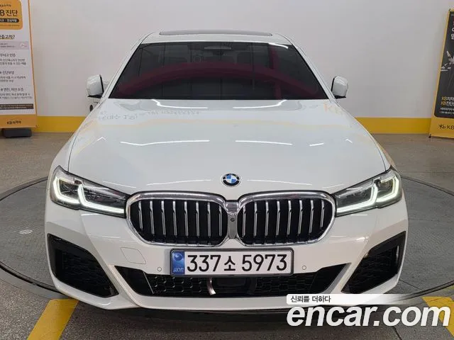 BMW 5-Series 2021 thumb 3