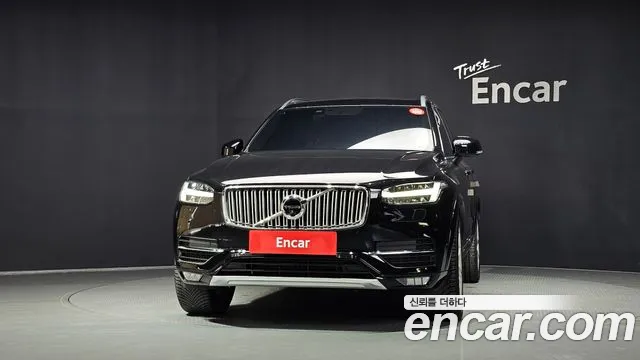 Volvo XC90 2019 thumb 3