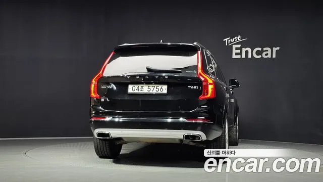 Volvo XC90 2019 thumb 4
