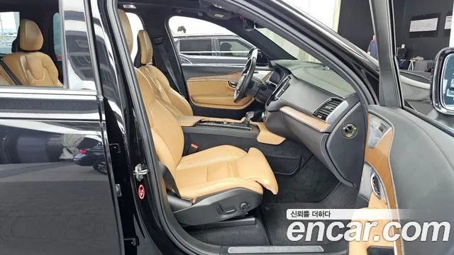 Volvo XC90 2019 thumb 11