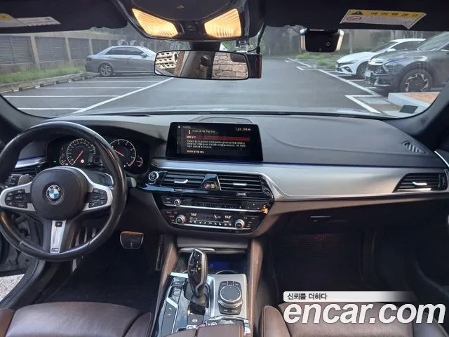 BMW 5-Series 2019 thumb 7