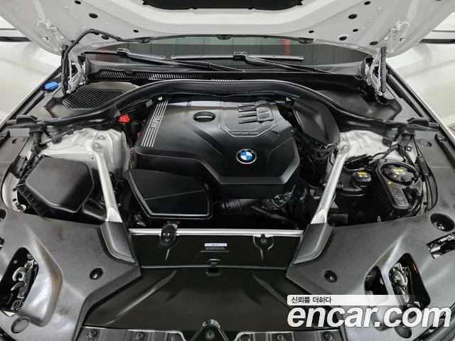 BMW 5-Series 2021 thumb 6
