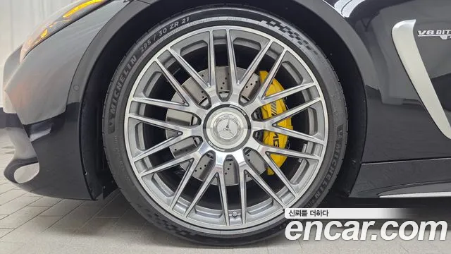 Mercedes-Benz AMG GT 2025 thumb 4