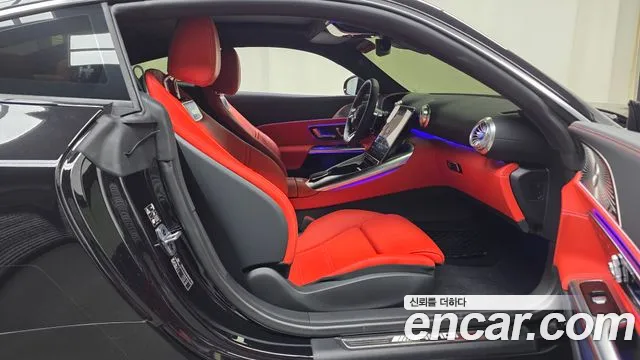 Mercedes-Benz AMG GT 2025 thumb 10