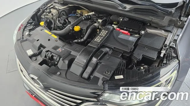 Renault-KoreaSamsung Megane 2016 thumb 6
