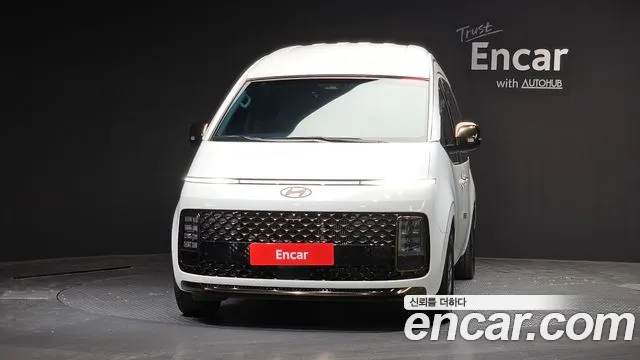 Hyundai Staria 2024 thumb 2