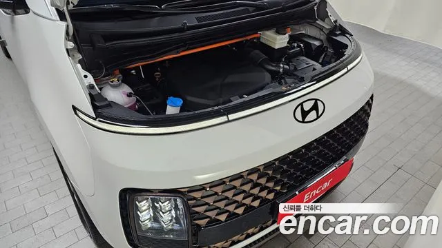 Hyundai Staria 2024 thumb 5