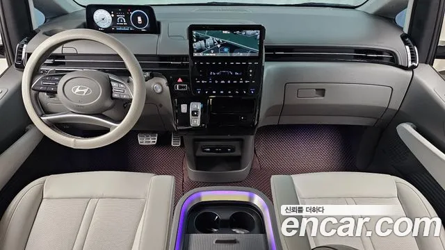 Hyundai Staria 2024 thumb 6