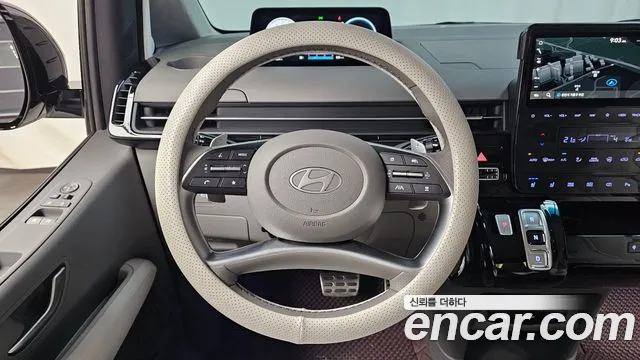 Hyundai Staria 2024 thumb 12