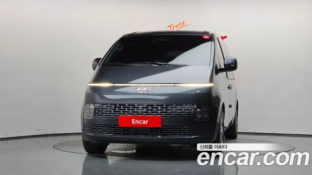 Hyundai Staria 2023 thumb 3