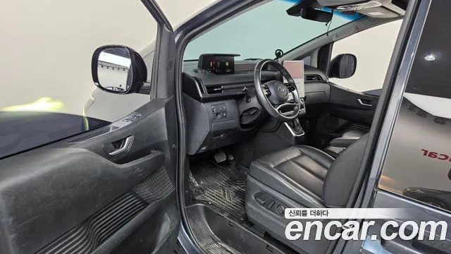 Hyundai Staria 2023 thumb 10