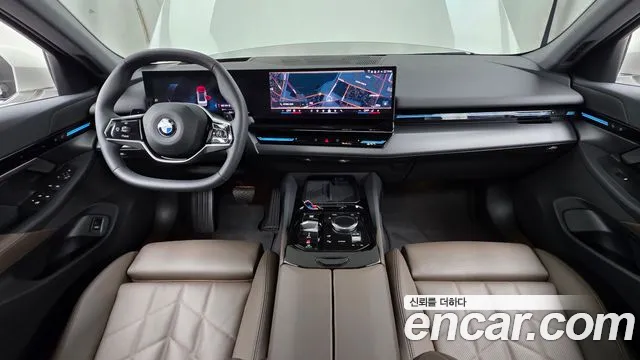 BMW 5-Series 2023 thumb 7