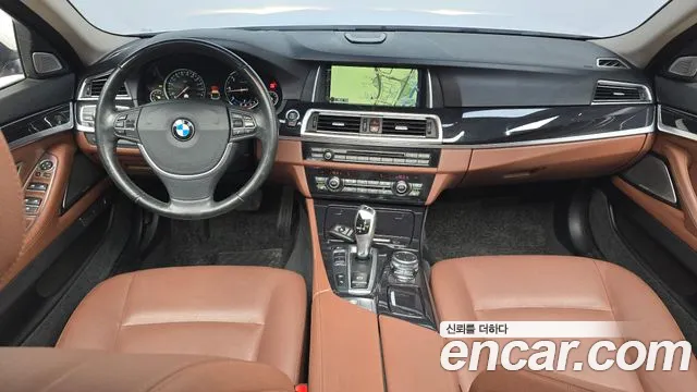 BMW 5-Series 2015 thumb 6
