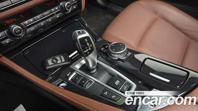 BMW 5-Series 2015 thumb 8