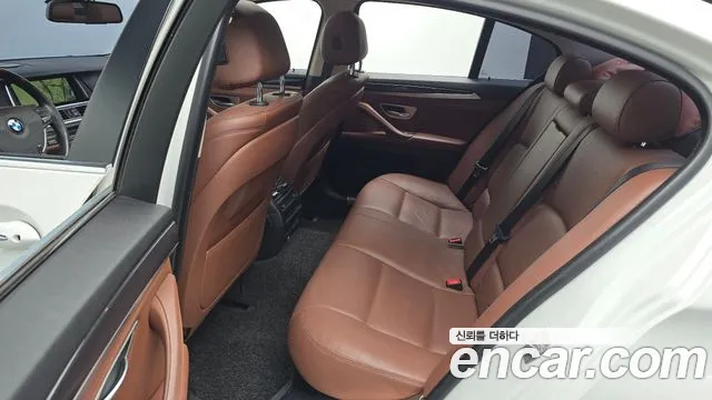 BMW 5-Series 2015 thumb 11