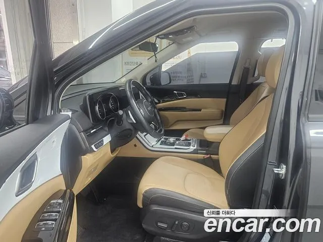 Kia Carnival 2022 thumb 4