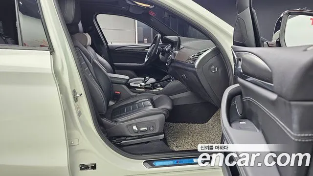 BMW X4 2022 thumb 11