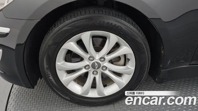 Hyundai Genesis 2011 thumb 5