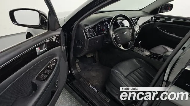Hyundai Genesis 2011 thumb 10