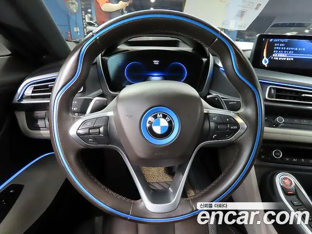 BMW i8 2015 thumb 10