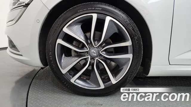 Renault-KoreaSamsung Megane 2017 thumb 5