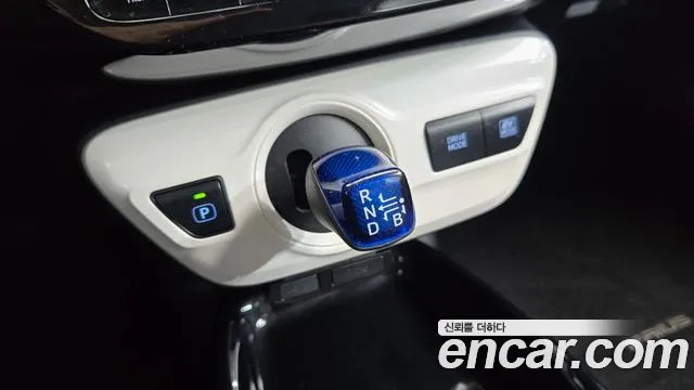 Toyota Prius 2017 thumb 9