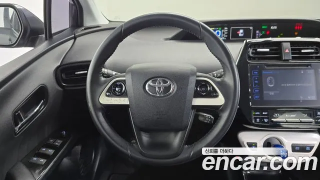 Toyota Prius 2017 thumb 12