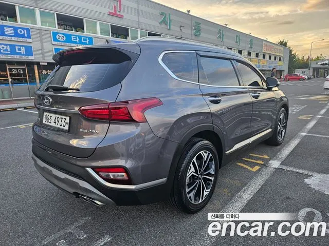 Hyundai Santa Fe 2018 thumb 2