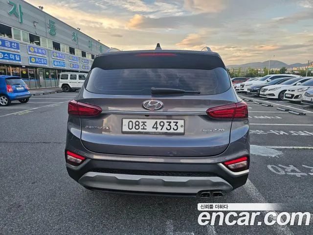 Hyundai Santa Fe 2018 thumb 4