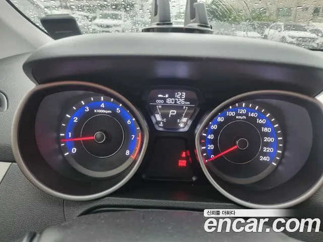 Hyundai Avante 2012 thumb 10