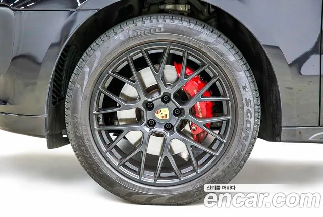 Porsche Macan 2020 thumb 9
