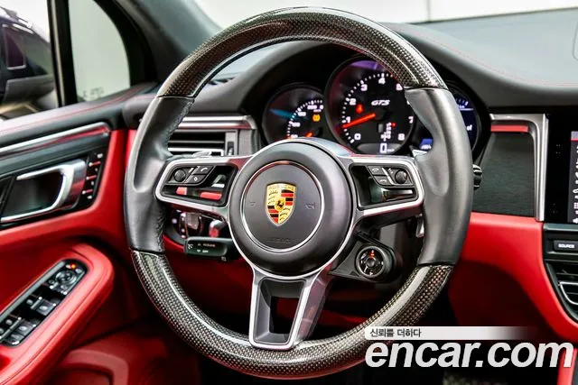 Porsche Macan 2020 thumb 10