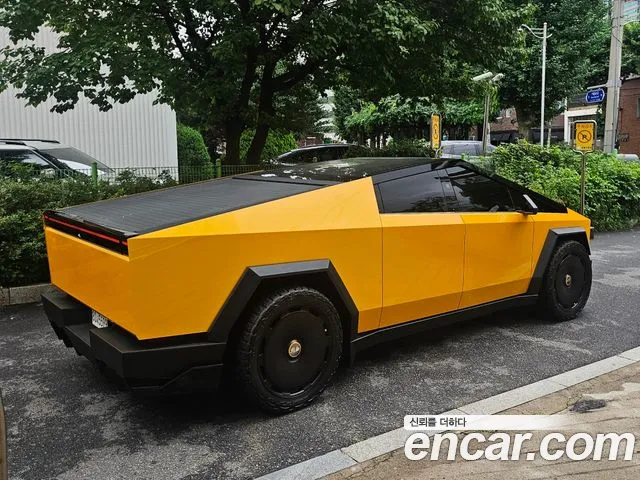 Tesla Cybertruck 2025 thumb 4