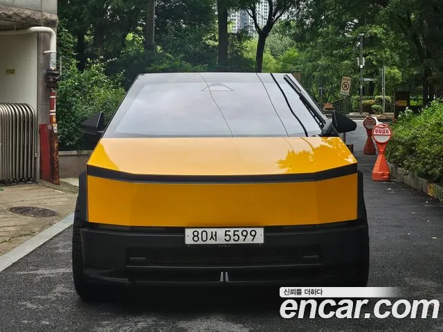 Tesla Cybertruck 2025 thumb 8