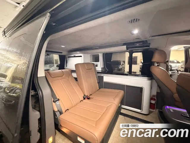 Hyundai Staria 2024 thumb 4