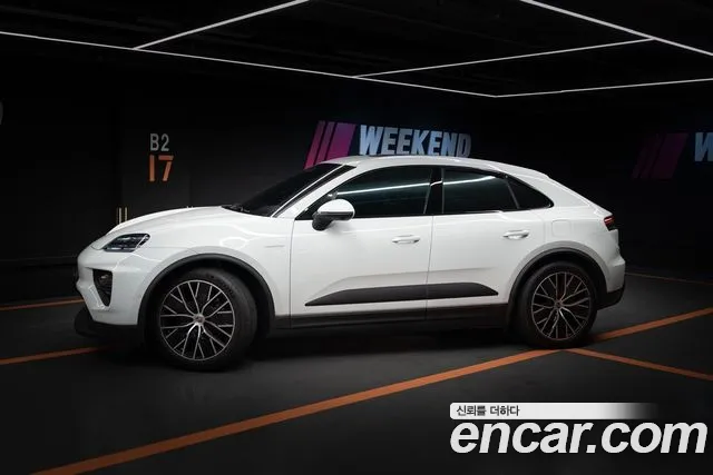 Porsche Macan 2025 thumb 2