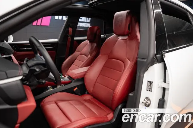 Porsche Macan 2025 thumb 6