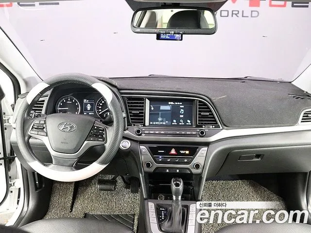 Hyundai Avante 2018 thumb 5