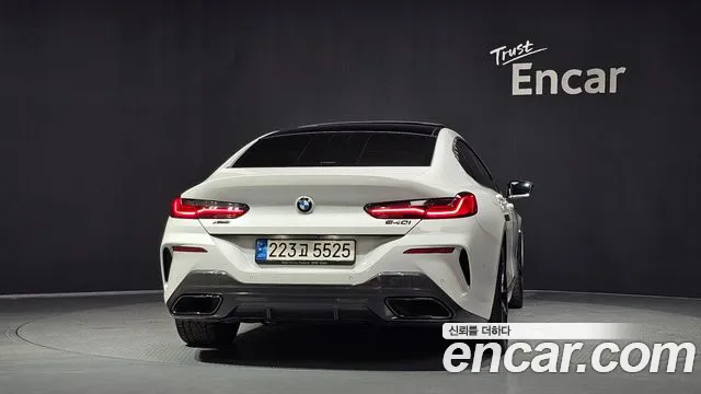 BMW 8-Series 2021 thumb 4
