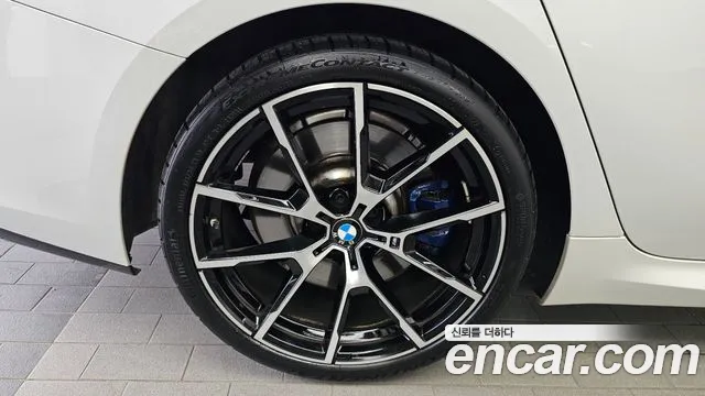 BMW 8-Series 2021 thumb 5