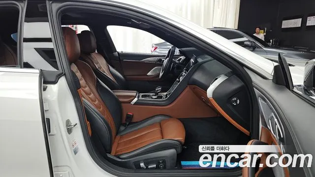 BMW 8-Series 2021 thumb 11