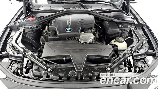 BMW 4-Series 2017 thumb 6